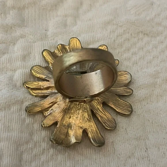 Fun flower ring - Picture 12 of 12
